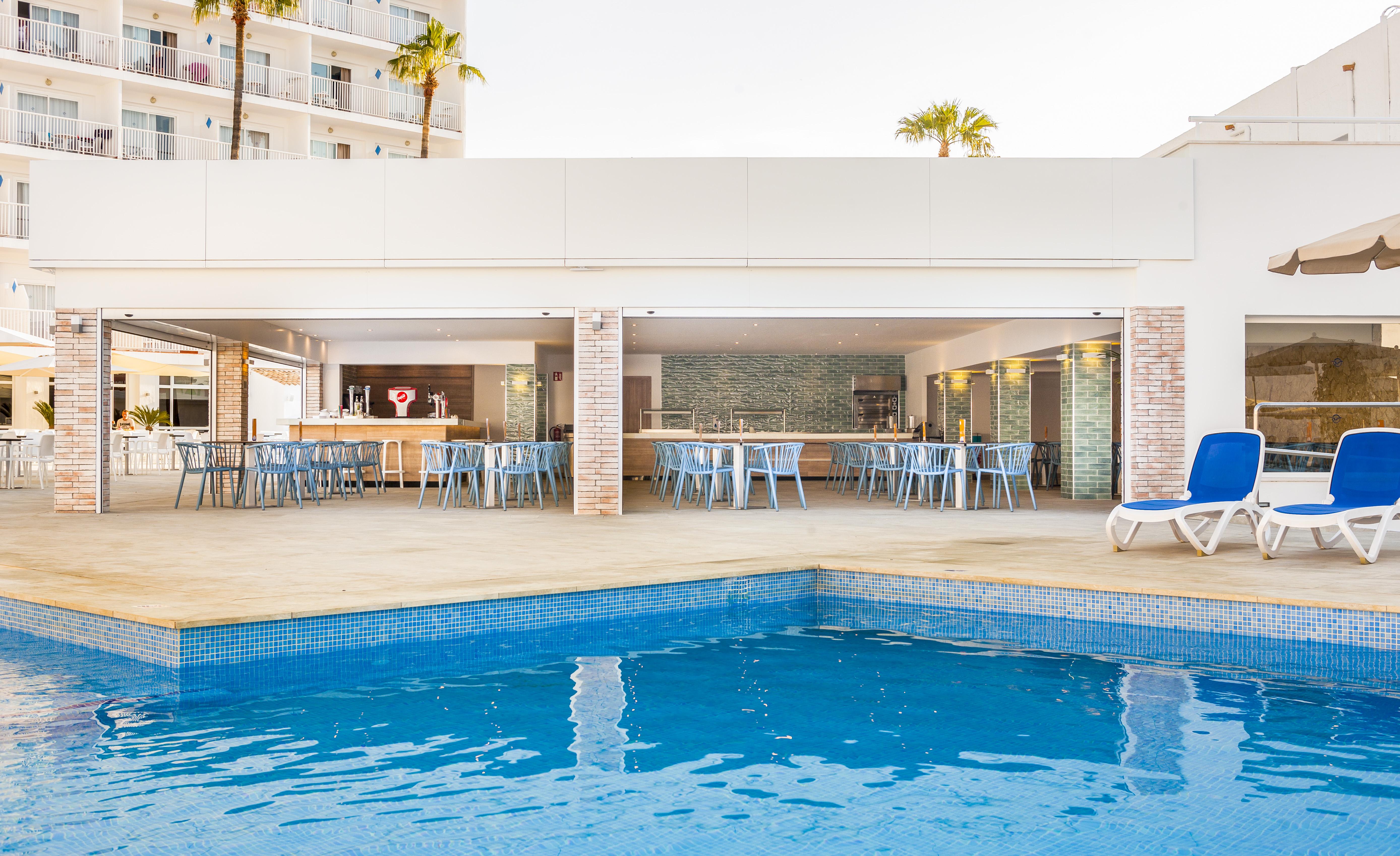 ホテル Globales Condes De Alcudia ポルト・ダルクディア エクステリア 写真